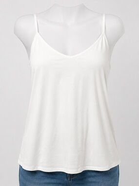Torrid 4X White V-Neck Spaghetti Strap Camisole